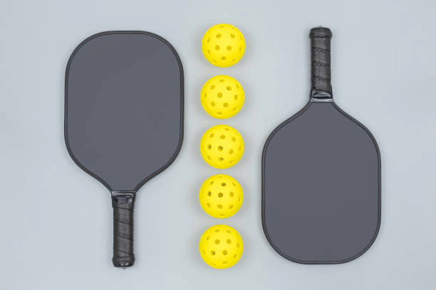 Carbon Fiber vs Graphite vs Fiberglass Pickleball Paddle 